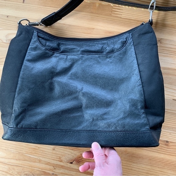 Gun Tote’n Mamas Black Conceal Carry Multimedia Purse Bag - Picture 3 of 16